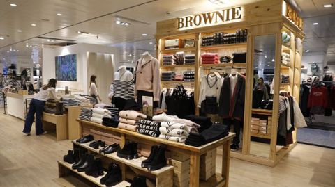 Tienda de Brownie en El Corte Ingl�s, en foto de archivo