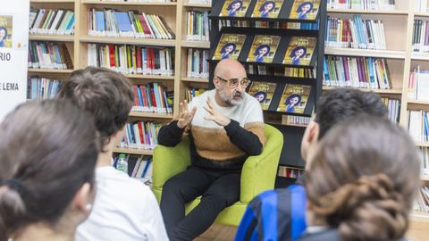 Francisco Castro retorna &aacute; edici&oacute;n co proxecto Mol&eacute;culas