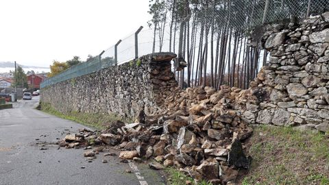 En Boiro se vino abajo el muro del pazo de Fonteneixe