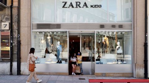 Una de las tiendas que Zara tiene en el centro de Oviedo