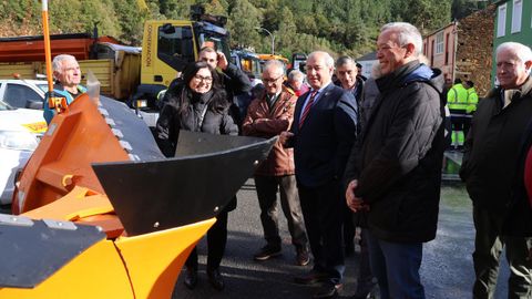 José Tomé acudió a Ribeira de Piquín a presentar el plan de vialidad invernal de la Diputación de Lugo