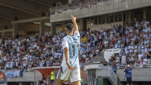 El Compos vence por 3-0 al Badalona en San L�zaro