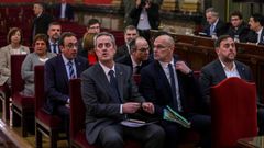 De izquierda a derecha, Forn, Romeva y Junqueras en el juicio por el desaf�o secesionista