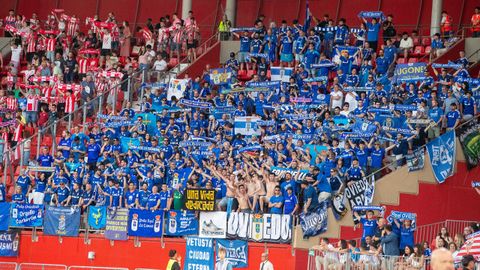 Aficin del Real Oviedo, en el UD Almera Stadium