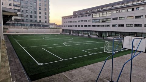 Instalaciones de futbol 8 del Colegio Diocesano San Lorenzo de Lugo