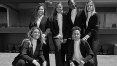 Jugadoras del Atl�tico de Madrid femenino lucen la ropa de calle dise�ada por Adolfo Dom�nguez