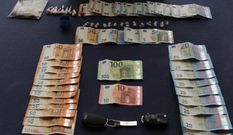 En la redada de Matogrande, en A Coru�a, se encontraron drogas, dinero y dos veh�culos relacionados con el tr�fico de estupefacientes