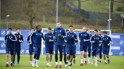 Los jugadores del Real Oviedo en El Requexn