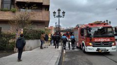 Intervenci�n de los bomberos en el edificio