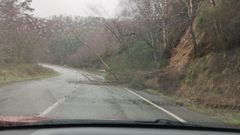 Carril cortado en la LU-540 en Leganitos, Muras