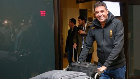 Arturo Elas en el aeropuerto de Asturias