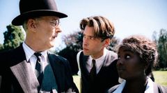 Magritte (Pierre Gervais, no centro) coa parella de polic�as da serie.