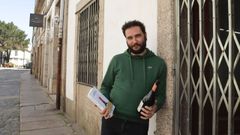 Xavier Arbus abrir la tienda fsica de Marida e Vencers, su negocio de libros y vino, en menos de un mes en el casco histrico