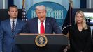 El presidente de Estados Unidos, Donald Trump, habla con la prensa sobre el despliegue de agentes policiales federales en Washington para reforzar la presencia policial local, en la sala de prensa de la Casa Blanca, en Washington D.C.