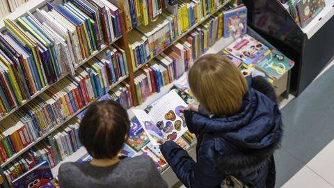 Mis da metade da cidadana abre un libro polo menos unha vez  semana, segundo Barmetro de Hbitos de Lectura e Compra de Libros en Espaa