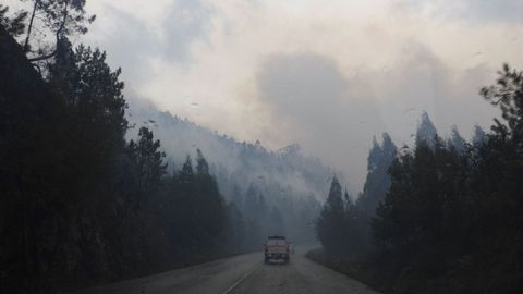 En la imagen se aprecia la gran cantidad de humo en la zona