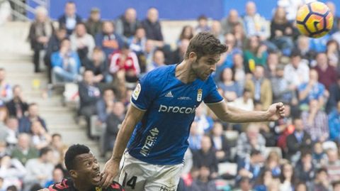 Verdes Horizontal.Verdes despeja de cabeza en un encuentro frente al Nastic