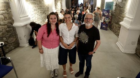 Arranque do ciclo filos�fico en Corcubi�n, con Paula Trillo, Luc�a Oca e Miguel V�zquez 