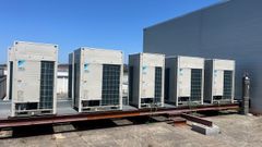 Los 19 equipos de climatizaci�n se han instalado en el tejado del edificio de hospitalizaci�n