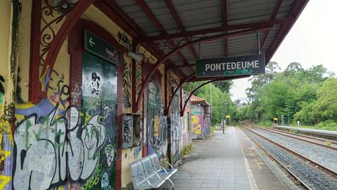 Estaci�n de tren de Pontedeume. 