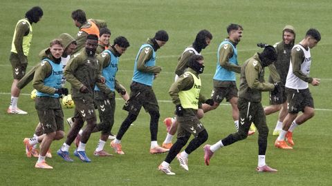 Claudio Gir�ldez tiene tres bajas seguras para la visita del Celta al Oviedo.