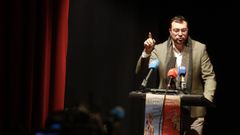 El presidente del Principado, Adrin Barbn,durante su intervencin en el XX Foro de asociaciones de mujeres del Valle del Naln.