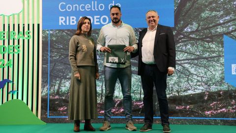 Entrega del distintivo de Bandeira Verde de Galicia al Concello de Ribadeo en 2024