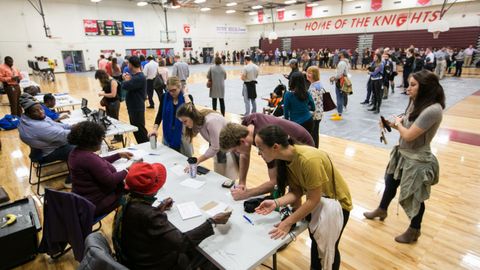 Votantes en un instituto de Georgia, Atlanta