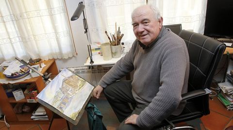 Antonio Rivas Pol, nun retrato cunha das s&uacute;as acuarelas, nunha foto de arquivo.