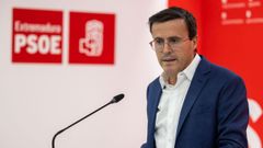 El secretario general del PSOE de Extremadura, Miguel ngel Gallardo, ofrece una rueda de prensa en la sede regional del partido.
