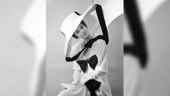 Audrey Hepburn, en uno de los m�ticos retratos realizados por el fot�grafo londinense Cecil Beaton.