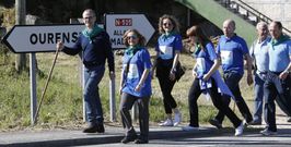 <span lang= es-es >De New Balance a V�zquez Barquero</span>. El candidato socialista hizo ayer campa�a a pie de pista, en la zona termal de Outariz, convertida en los �ltimos a�os en uno de los mejores escaparates de la capital. La imagen de su camiseta recuerda a la una conocida firma de ropa para el deporte. 