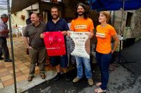Los organizadores del Bandeirock y del Esmorga Folk junto al edil de Cultura, ayer tras la presentaci�n.