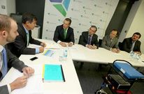 Silveira y Franco, en un acto en Cofer de presentaci�n de las ayudas del Plan Ferrol. 