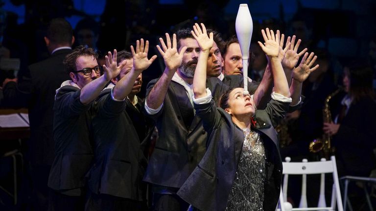 Espect�culo  Orquestra de Malabares , de Pistacatro