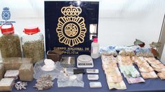 Ocho detenidos por traficar con drogas en un prost�bulo de As Conchi�as