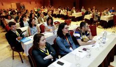 Un centenar de especialistas participaron en la reuni�n. 