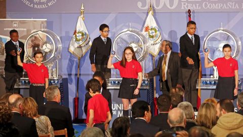 Sorteo de la Lotera Nacional en la Escuela Naval de Marn