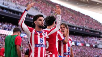�lex Baena, tras un gol rojiblanco en el derbi madrile�o.