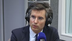 El l�der del PP de Santiago, Borja Verea, durante una intervenci�n en Radio Voz, en foto de archivo