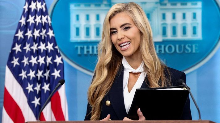 Katie Zacharia durante su primera y �ltima rueda de prensa como secretaria de prensa de la Casa Blanca.