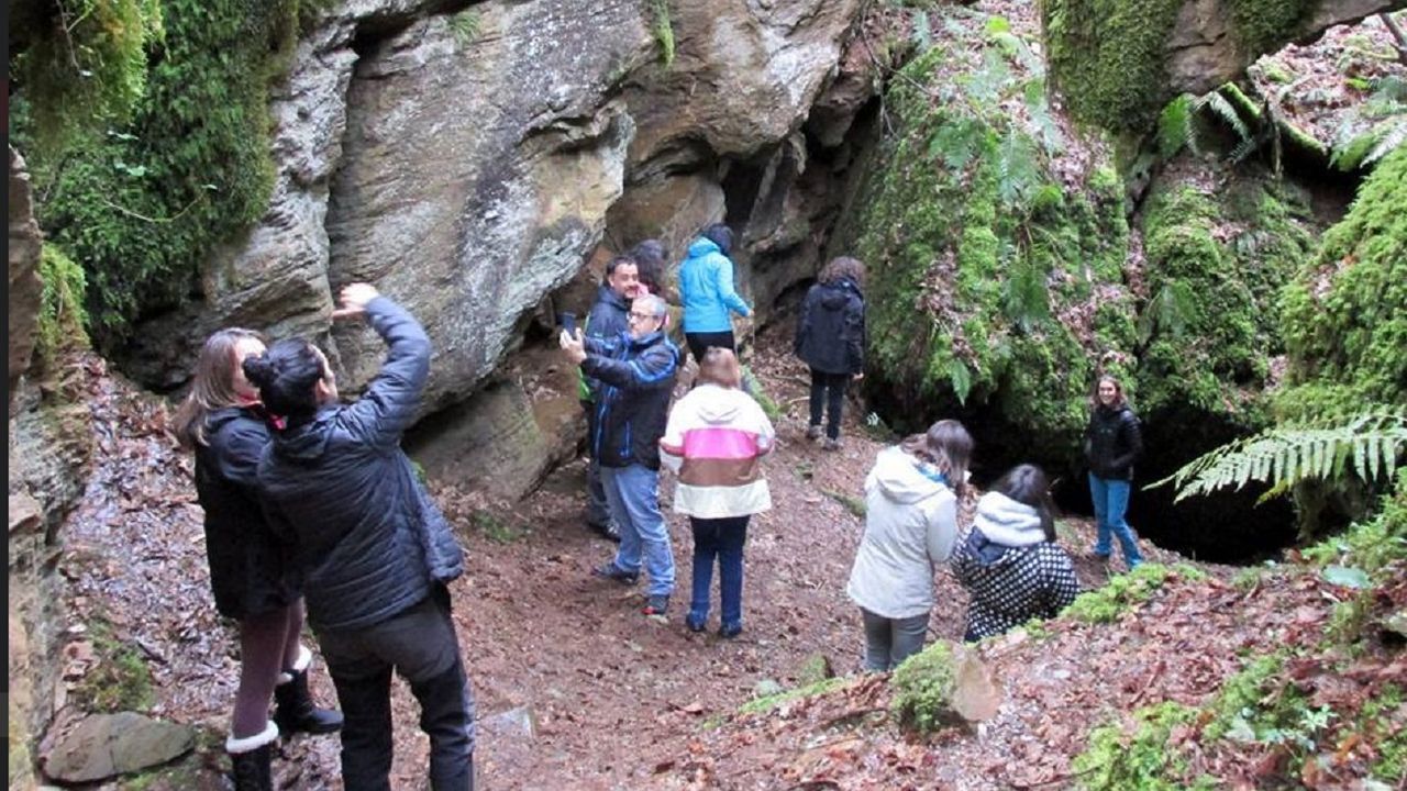 Drones e imágenes de satélite para no perderse en el laberinto del Val das Mouras, en la sierra de O Courel