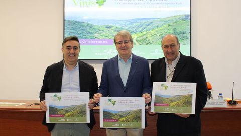 Jorge Pumar, Manuel Pardo y Rogelio Martínez, en la presentación de Vinis Terrae