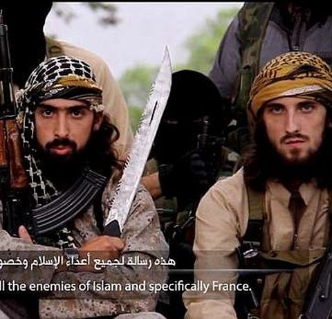 Abu Maryam y Abu Osama se presentan como franceses. 
