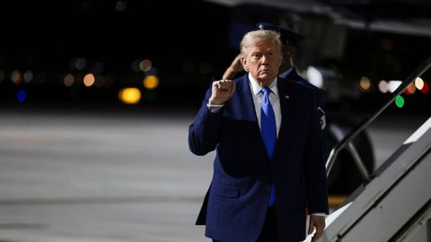 Donald Trump, tras aterrizar en el aeropuerto de Las Vegas