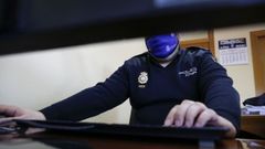 Polic�a que investiga delitos que se cometen a trav�s de internet.