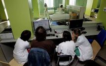 El hospital de d�a cuenta con veinte puestos, ocho de ellos en cama y el resto de sill�n.
