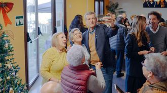 La visita del presidente de la Xunta a la residencia de tiempo libre de O Carballi�o, en im�genes