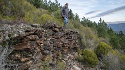 Por el paraje discurre un viejo camino conocido como Curral de Bois