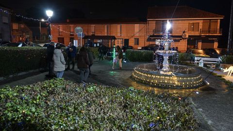 La fuente es el punto de encuentro en Loiro